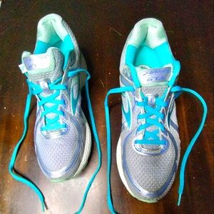 BROOKS l  GTS Carpe Runem Running Shoes l Sz 11 l EUC